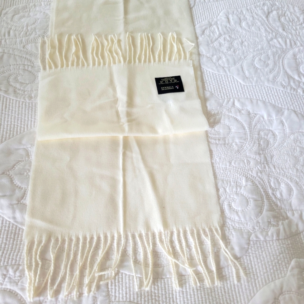 BRAND NEW WITH TAG ON CASHMERE MAN'S SCARF 52" X11" .MADE IN GERMANY BY V.FRAAS